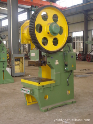 現(xiàn)貨批量供應(yīng)上海二鍛揚(yáng)州基地產(chǎn)J23-16t普通沖床(揚(yáng)州力達(dá))圖片,現(xiàn)貨批量供應(yīng)上海二鍛揚(yáng)州基地產(chǎn)J23-16t普通沖床(揚(yáng)州力達(dá))圖片大全,揚(yáng)州市力達(dá)鍛壓機(jī)床-8-